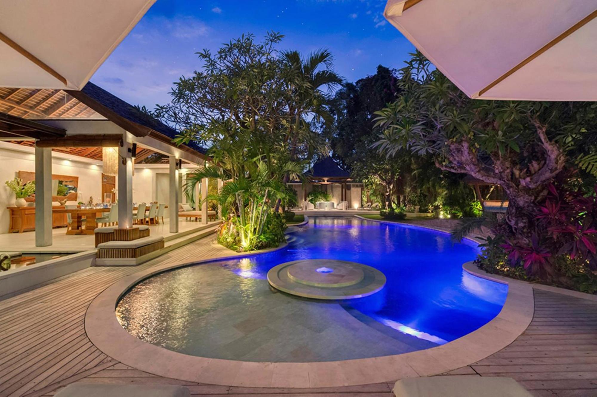 Lataliana Seminyak Villa Exterior photo