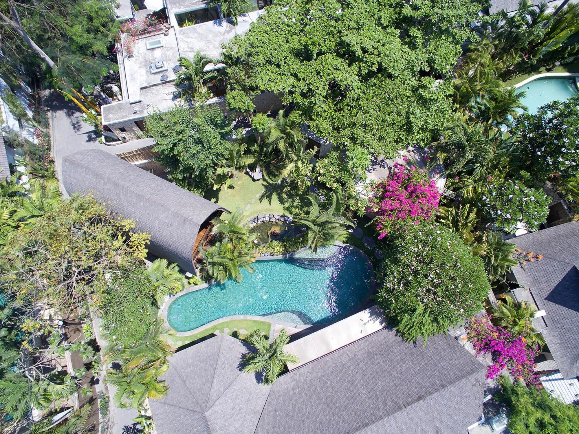 Lataliana Seminyak Villa Exterior photo