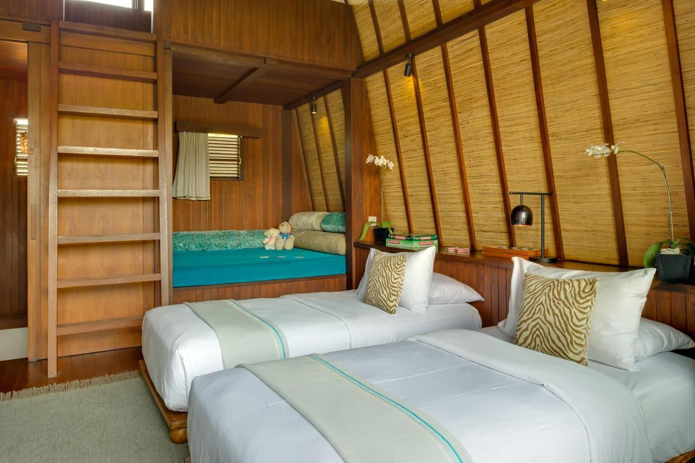 Lataliana Seminyak Villa Exterior photo