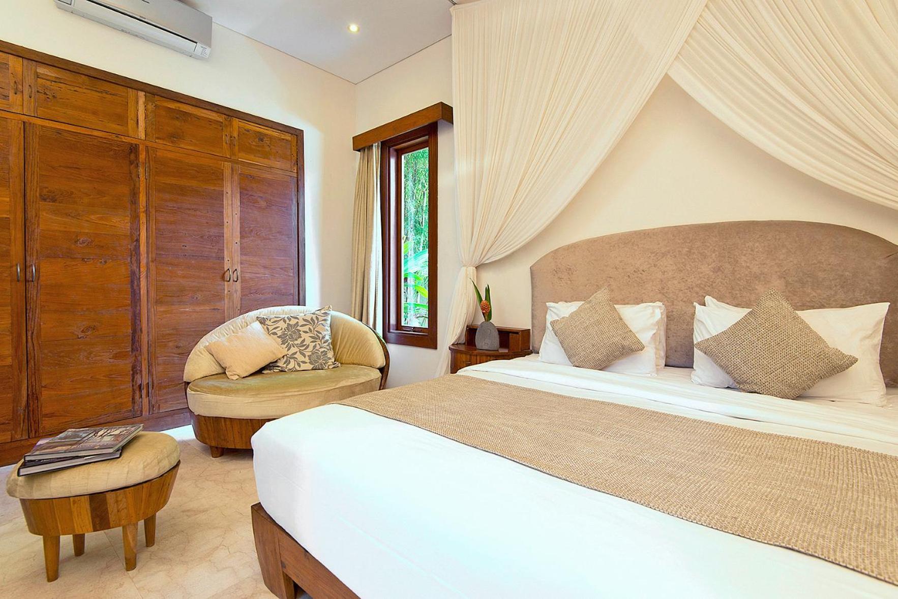 Lataliana Seminyak Villa Exterior photo